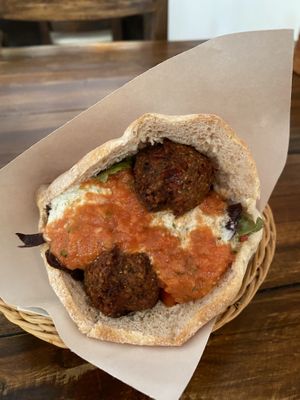 Vegane falafel mit Pita   at Ganita Cafe in Pai