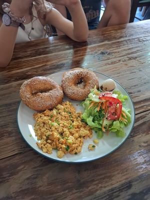 A really tasty and filling vegan tofu omelette 🍳🌱 at Ganita Cafe in Pai