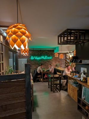 Inside of VegUp at H2 - Be Veggie - VegUp in Berlin