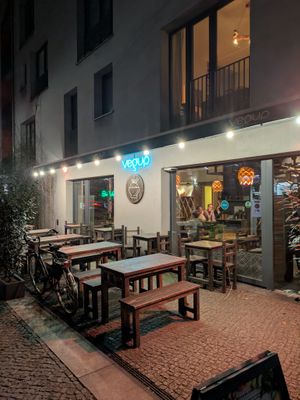 Outside of VegUp at H2 - Be Veggie - VegUp in Berlin