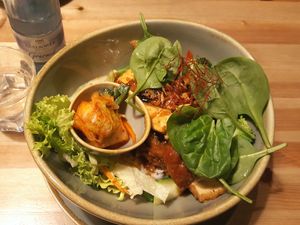 Rice bowl with tofu, seitan and veggies at H2 - Be Veggie - VegUp in Berlin