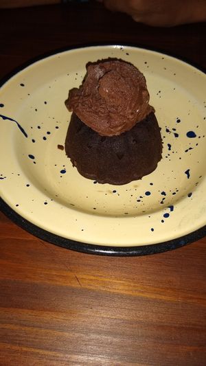Volcan de chocolate at Vrinda in Rosario