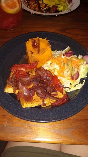 Tofu grillado con pure de calabaza at Vrinda in Rosario