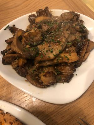 Mushrooms in white wine sauce  at Laganon in Crete