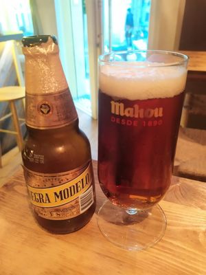 Cerveza mexicana at Gallo Santo in Barcelona