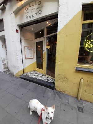 Entrance at Gallo Santo in Barcelona