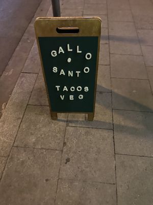 Sign outside  at Gallo Santo in Barcelona