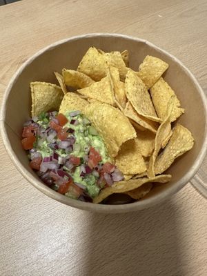 Guacamole con totopos  at Gallo Santo in Barcelona