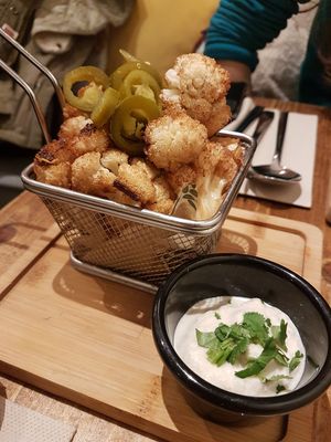 Fried cauliflower at Gallo Santo in Barcelona