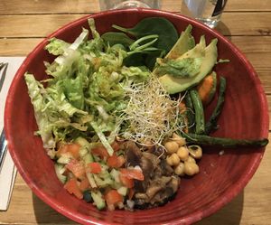 Quinoa bowl at Gallo Santo in Barcelona