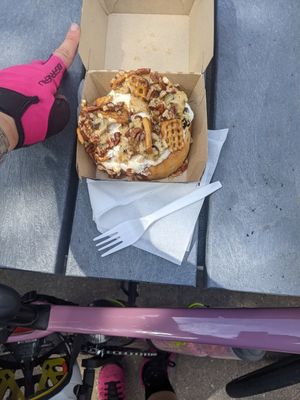 CN tower bun at Cinnaholic in Toronto
