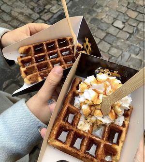 left: maple syrup / right: liège syrup and whipped cream at VeganWaf in Brussels