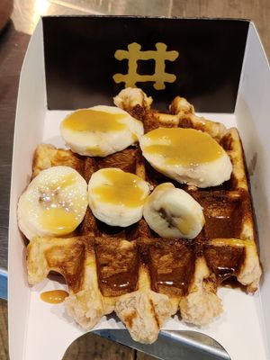 Vegan waffles Wirth banana and salty Caramel sauce at VeganWaf in Brussels