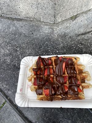 w/ chocolate and strawberries ❤️‍🔥 at VeganWaf in Brussels