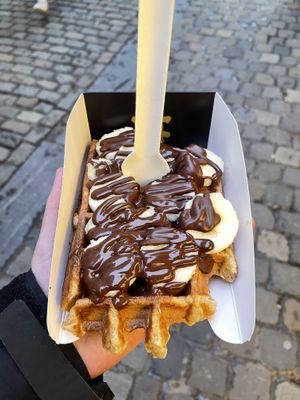 Massive shoutouts to the place! I m very thankful to have had the experience of a Belgian waffle, but vegan! Definitely felt very included💕 the owner was lovely too!!💕 #Vegan at VeganWaf in Brussels
