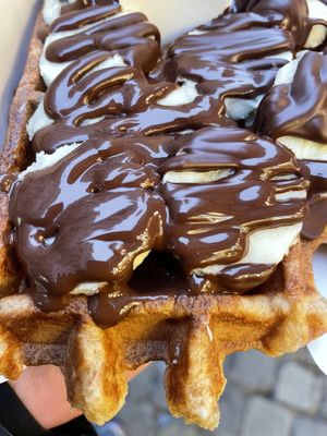 Highly recommend stopping by! The waffles are gluten free and with the batter is made with very minimal sugar!  #Veganuary at VeganWaf in Brussels