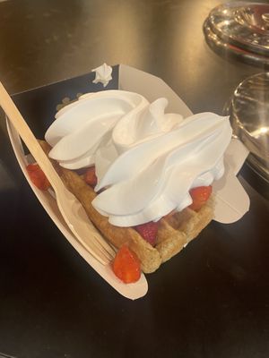Strawberries and cream   at VeganWaf in Brussels