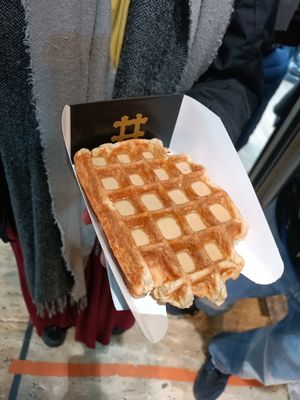 Salted caramel topping at VeganWaf in Brussels