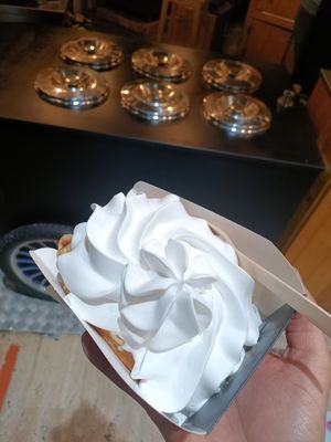 Whipped cream topping at VeganWaf in Brussels