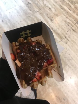 My order of chocolate and strawberries at VeganWaf in Brussels