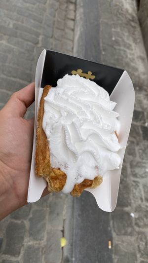 Gaufre avec une généreuse couche de chantilly   at VeganWaf in Brussels