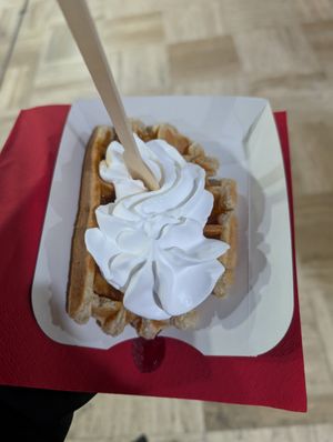 Chantilly + maple syrup :) at VeganWaf in Brussels