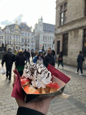 Gaufre végane fraise chocolat chantilly 🌱   at VeganWaf in Brussels