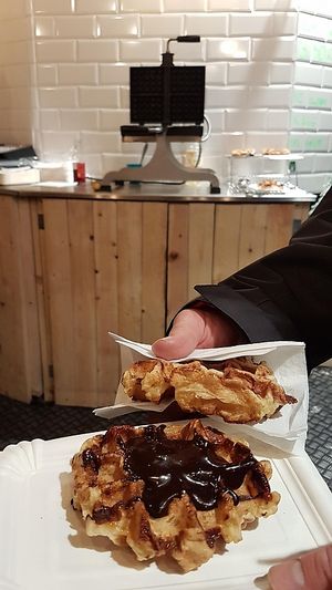 vegan waffles (with chococate topping and one without) at VeganWaf in Brussels