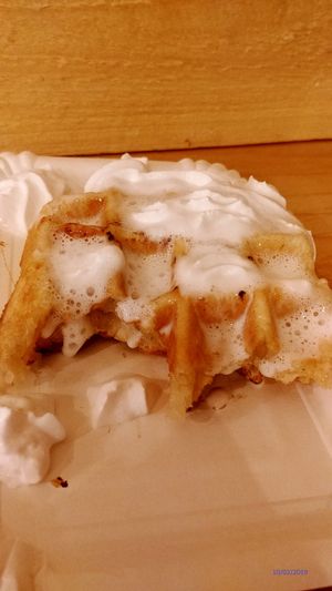 whipped cream fail at VeganWaf in Brussels