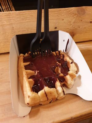 Waffle with chocolate sauce 5€ at VeganWaf in Brussels
