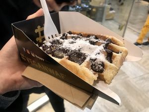 Chocolate sauce and powdered sugar  at VeganWaf in Brussels