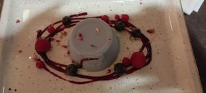 Budino al cocco e frutti rossi at Lorens in Massa