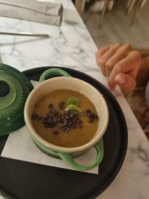 Purea di mele, cannella e zenzero con gocce di cioccolato, senza zuccheri aggiunti 🍎🍫 at Lorens in Massa