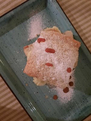 Millefoglie alla crema di avena con fichi at Lorens in Massa