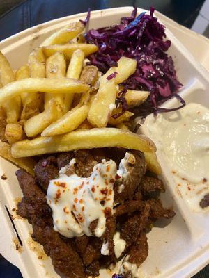 Vyros Teller w/ fries & kraut to go 🍟 at Zum glücklichen Bergschweinchen in Kassel