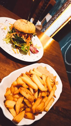Burger & Pommes at Zum glücklichen Bergschweinchen in Kassel