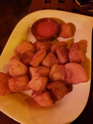 Spicy potatoes at Vivolo Olé in Berlin