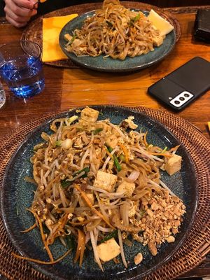 Pad thai with tofu at Thai Royal in Paris