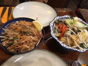 Pad thai without egg and vegetables at Thai Royal in Paris