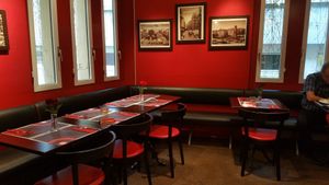 Dining area at Noon in Zurich