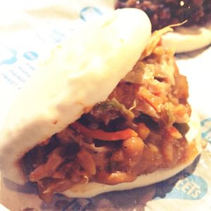 Paneng Bun at Taku-Taku - Teatern in Stockholm