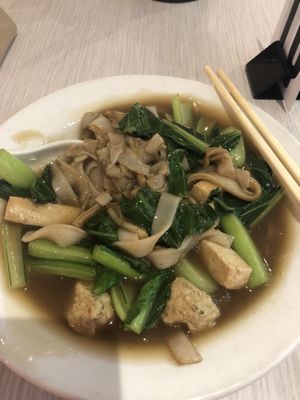 Awesome noodles with the “wok” hei 👍🏻 at Loving Hut in Northbridge