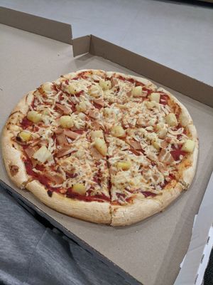Hawaiian Pizza at Loving Hut in Northbridge