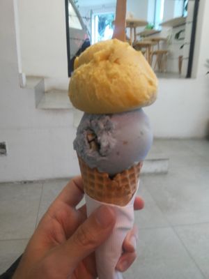 Sorvete de duas bolas na Casa Hoba at Casa Hoba in Rio De Janeiro