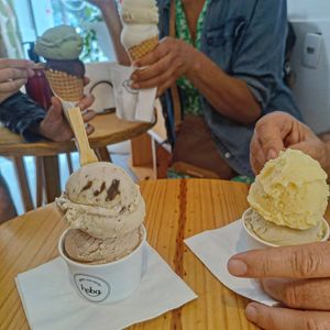 Paçoca, palha italiana, pistache, chocolate com cupuaçu, abacaxi grelhado, coco, limão e abacaxi grelhado². at Casa Hoba in Rio De Janeiro