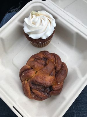 Cinnamon twist and Jasmine cupcake   at Can't Believe It's Vegan  in Westerville