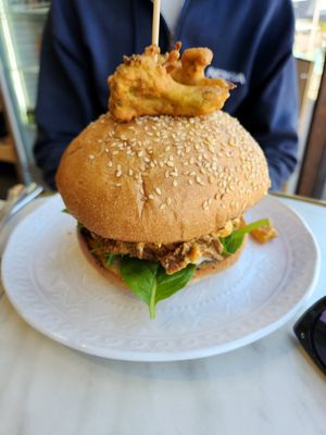 Mac n cheese burger at GG Bistro in Christchurch