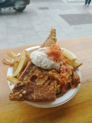 Smokey vish with vegan mayo, kimchi and chips at Pretend in Dublin