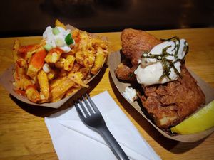 Vegan fish & kimchi fries 😍 at Pretend in Dublin