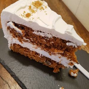 Carrot cake at Aloha Vegan Delights - Maria Cristina in Valencia